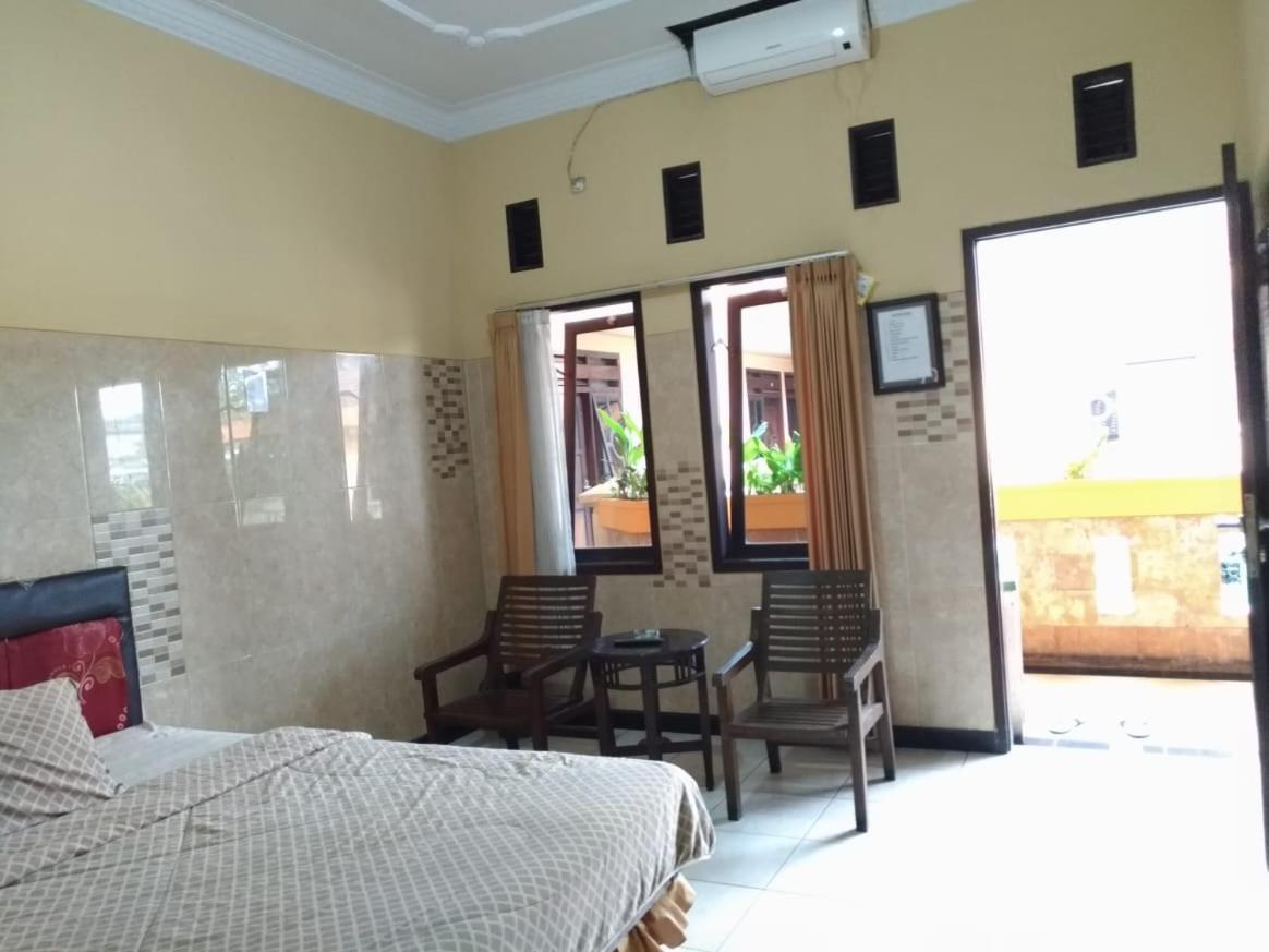 Hotel Tirto Malang Exterior photo